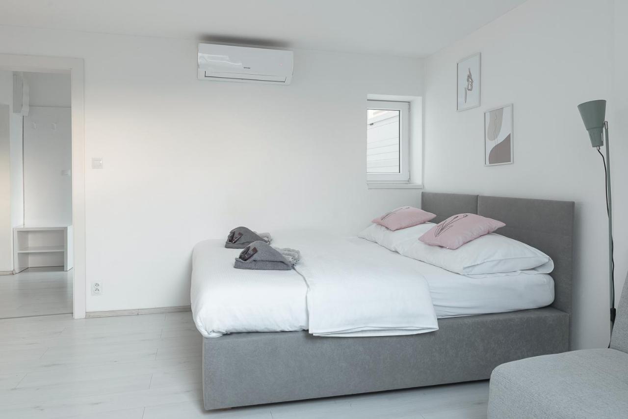Skolska Winter Terrace Apartment ปราก ภายนอก รูปภาพ